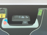 【スズキ セーフティサポート】走行中に前方の車両等を認識し、衝突しそうな時は警報とブレーキで衝突回避と被害軽減をアシスト。より安全にドライブをお楽しみいただけます。