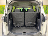 普段のお買い物や通勤、送迎等に十分な荷室スペースを確保しております。セカンドシートを倒すと、大きな荷物の積載も可能です♪