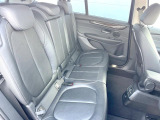 ●後部座席も気になるようなキズ・汚れやへたり等、大きなダメージはなく、良好な状態です。