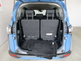 開口部の広いラゲージスペースは、大きな荷物もラクラク積み込めます。