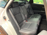 後部座席も気になるようなキズ・汚れやへたり等、大きなダメージはなく、良好な状態です。