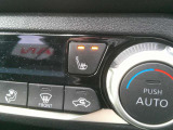 使い勝手の良いのがオートエアコンです、温度を設定するだけでオートで設定温度まで強弱調整を致します。シートヒーターも装備しています