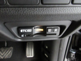 ETC付。高速道路の料金所はキャッシュレスで通過です。サービスエリア等にあるスマートインターの出入りも利用可能でとっても便利。ご納車後すぐにお使い頂けるようセットアップしてのお渡しとなります。