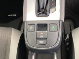 パーキングブレーキはスマートな電子制御式と合わせて渋滞時等にブレーキペダルから足を離しても停車状態を保持してくれるオートブレーキホールド機能で運転が楽になります。スタートはアクセルペダルを踏むだけ