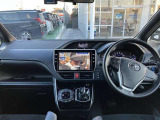 【運転席・インパネまわり】ハンドル・シート・フロアーなど隅々までプロによるクリーニング済み☆彡キレイな車内でドライブが一層快適にお楽しみいただけます!!