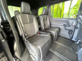 後部座席も気になるようなキズ・汚れやへたり等、大きなダメージはなく、良好な状態です。
