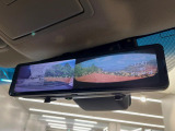 【デジタルインナーミラー】後席の大きな荷物や同乗者で後方が確認しづらい時でも安心!カメラが撮影した車両後方の映像をルームミラー内に表示。クリアな視界で状況の確認が可能です!