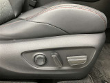 パワーシート搭載。微妙な調整が手軽にでき、最適なポジションで運転することが可能です。