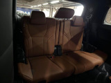 3列目シートはもちろん状態良好☆大人でもゆったりと座って頂けますので、大人数でのお出かけもラクラクです♪ご家族で、気の知れた仲間で、ドライブに行くのが楽しみですね♪