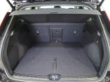 ラゲッジルームはお買い物やレジャーなど、様々なシーンに幅広く対応可能なゆとりある大容量スペースを確保しています。リヤシートを倒せばさらに使い勝手が広がります!