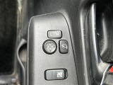 【電動格納ミラー】ドライバーの目線に合わせ、ミラーの上下左右調整が可能です。
