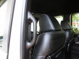 リアシートのコンディションも良好です!!同乗者のひざ周り、足元空間もしっかりキープ♪低床フロアにセンターピラーグリップを設置♪同乗者の乗り降りのしやすさも重要です☆☆ぜひ当店にてお確かめ下さい!!