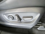 運転席パワーシート搭載。微妙な調整が手軽にでき、ピッタリのポジションで運転することが可能です。