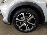 純正17インチアルミホイール装備です☆