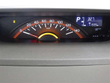 とっても見やすいメーターです。夜間時はラグジュアリーな気分にさせてくれる照明が魅力ですので、夜のドライブも楽しみになりますよ♪