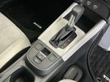 発進時から滑らかに加速する無段階変速のCVTはストップ&ゴーの多い街の中も快適です