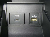 【充電用USB端子】デバイスの充電に便利です。※実際の接続端子は写真で確認or店舗までご気軽にお問合せください♪