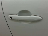 アウトサイドドアハンドルはボディ同色です。