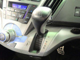★インパネシフトを搭載しています♪またポイント5鈴鹿店では愛車に傷・ヘコミがついてしまった際の板金・デント修理も行っています♪お困りの際はフリーダイヤル 0078-6002-706736 をご利用下さい