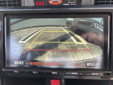 【バックモニター】バックカメラが装着されています。車庫入れが苦手な方もこれがあれば安心ですね
