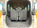 普段のお買い物や通勤、送迎等に十分な荷室スペースを確保しております。セカンドシートを倒すと、大きな荷物の積載も可能です♪