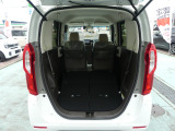 簡単に収納出来る後部座席。広大な空間が出現します。シートアレンジが多彩な点も特徴です。レジャー用品もたっぷりと積み込め、休日の過ごし方の楽しみを拡げてくれます。