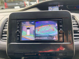 上からまる見え!アラウンドビューモニターの画像です。純正ナビに映してあります。お車を真上から見たような映像をミラーやナビ画面に映し出す事によって、車両の周囲を確認し、駐車時や発進時の運転をサポート。