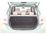 荷物が積めない・・・そんな心配は不要です!十分なスペースを確保してあります。シートを倒せばさらに大きな荷物も積めますよ♪