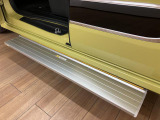 オートステップ付きです電動スライドドアと連動しております