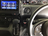 ホンダ純正メモリーナビ搭載なので、遠方へのドライブもお任せ下さい!ステアリング左手側にオーディオ関連のコントロールスイッチを配置しています。操作時は視線を逸らすことなく運転に集中できます