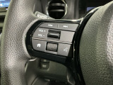 ステアリングにオーディオ操作スイッチが付いています。オーディオ画面に直接タッチしなくても操作が出来ますので、運転に集中できます。