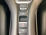 セレクターノブの下に、4つの異なる加速感を楽しめるドライブモードスイッチがついています。一般道、スポーツ走行、雪道、エコ走行など、シーンに合わせて最適な加速感を楽しめるドライブモードスイッチです。