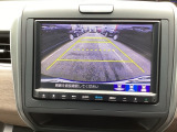 バックも安心のバックカメラ付いています。バックカメラがあると、いつでも安全にバックできますね。死角も減ります。