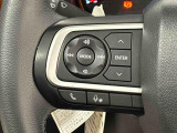 ナビゲーションやオーディオなどを取り付けた場合にはその操作がハンドルの手元でできるステアリングスイッチが付いてます