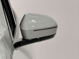 ドアミラーに内蔵されているフラッシャーは視認性も良く安全運転に一役買ってます。