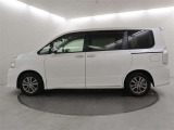 私共のお車は全て、ご納車前にトヨタの整備工場でプロの整備士が点検又は車検整備を行いお渡し致します、安心してお乗りください。