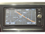 純正ナビを装備。タッチパネル式で使いやすく、お出かけもラクラクです。