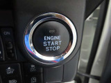 プッシュスタートです。エンジンの始動、停止がワンタッチ操作で出来ます。