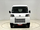 スクエアなボディが叶える広々空間、たくさん積めて仕事がしやすい荷室、働く人の運転しやすさ、そして、.先進の安全装備を搭載したハイゼットカーゴが入荷致しました。