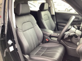シートはフィット性も良く、楽な運転姿勢を保てます。