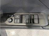 運転席からも操作可能な全席パワーウィンドウが装備されています。