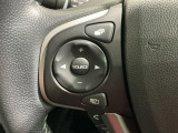 ステアリングにオーディオ操作スイッチが付いています。オーディオ画面に直接タッチしなくても操作が出来ますので、運転に集中できます。