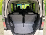普段のお買い物や通勤、送迎等に十分な荷室スペースを確保しております。セカンドシートを倒すと、大きな荷物の積載も可能です♪