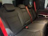 『全席が主役席』となっておりますので、後部座席も快適な乗り心地でございます。まずは実際に乗って頂きお確かめ下さいませ。