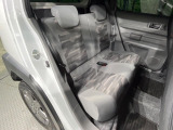 後部座席も気になるようなキズ・汚れやへたり等、大きなダメージはなく、良好な状態です。