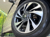 【純正15インチアルミホイール】外観にマッチした純正アルミホイールを装着しております。各種社外アルミホイールや、スタッドレスタイヤも取扱いしております。是非ご相談ください♪
