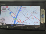 【純正ナビ】人気の純正ナビを装備しております。ナビの使いやすさはもちろん、オーディオ機能も充実!キャンプや旅行はもちろん、通勤や買い物など普段のドライブも快適に過ごせます