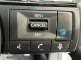 ハンドル右部にはプロパイロットスイッチが装着されています。高速道路などアクセルを踏んだままでの走行の時、手元のスイッチ操作でアクセルを踏まなくても速度を保つことができます。
