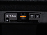 装備されていビルトインタイプのホンダ純正ETC車載器です。セットアップしてからご納車致します。ETCカードを差し込めば高速道路の出入り口ゲートを楽々通過出来ます。