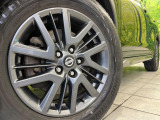【純正17インチアルミホイール】外観にマッチした純正アルミホイールを装着しております。各種社外アルミホイールや、スタッドレスタイヤも取扱いしております。是非ご相談ください♪